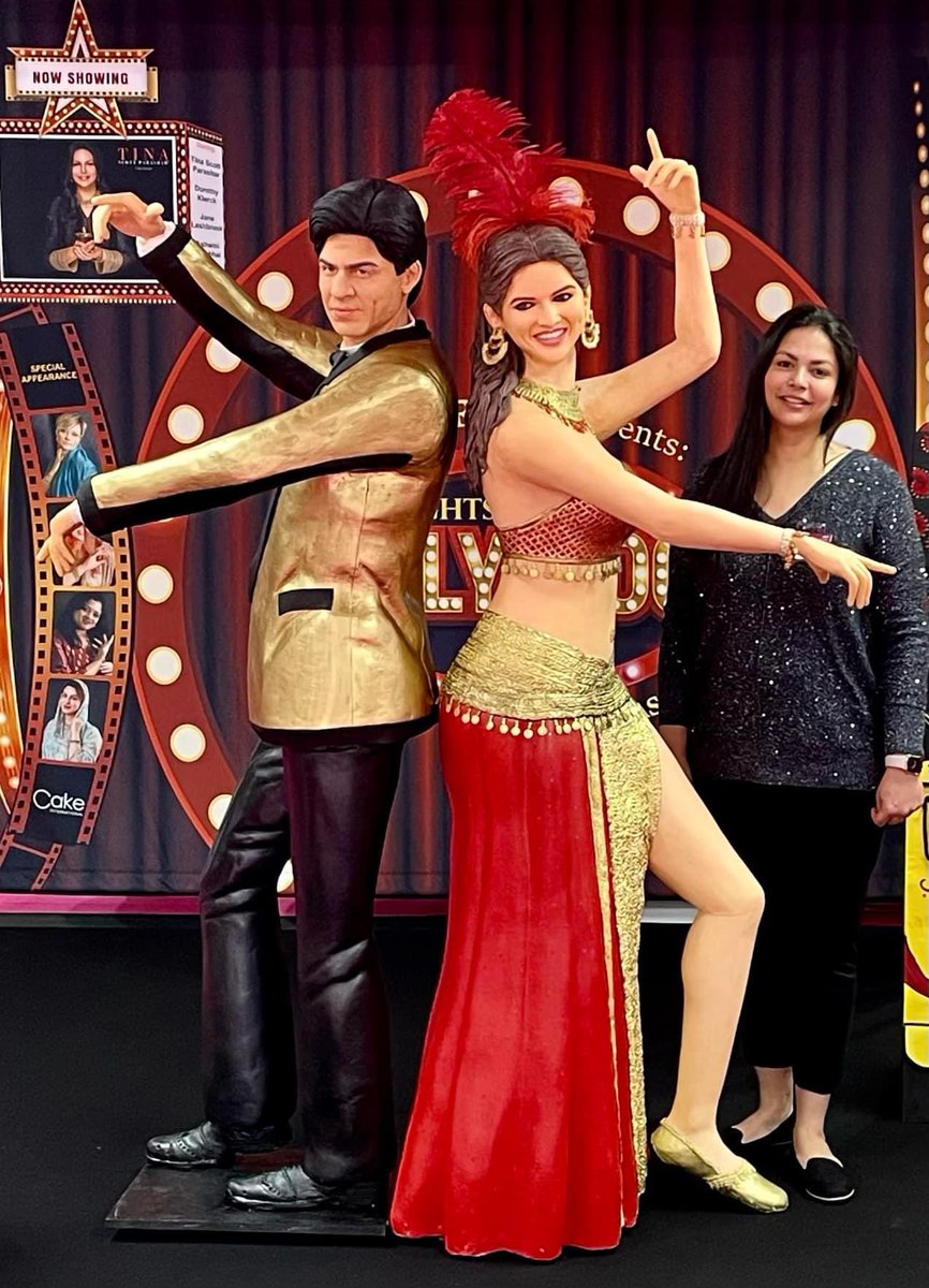 SRKUniverse's tweet photo. #Pathaan stars - #ShahRukhKhan and #DeepikaPadukone’s cake of #OmShantiOm is the main display at Cake International Birmingham- The world’s largest cake competition. The cake is made by Tina Scott Parashar who completed making this special cake in a month. #CantWaitForPathaan https://t.co/vaZcnSidVF