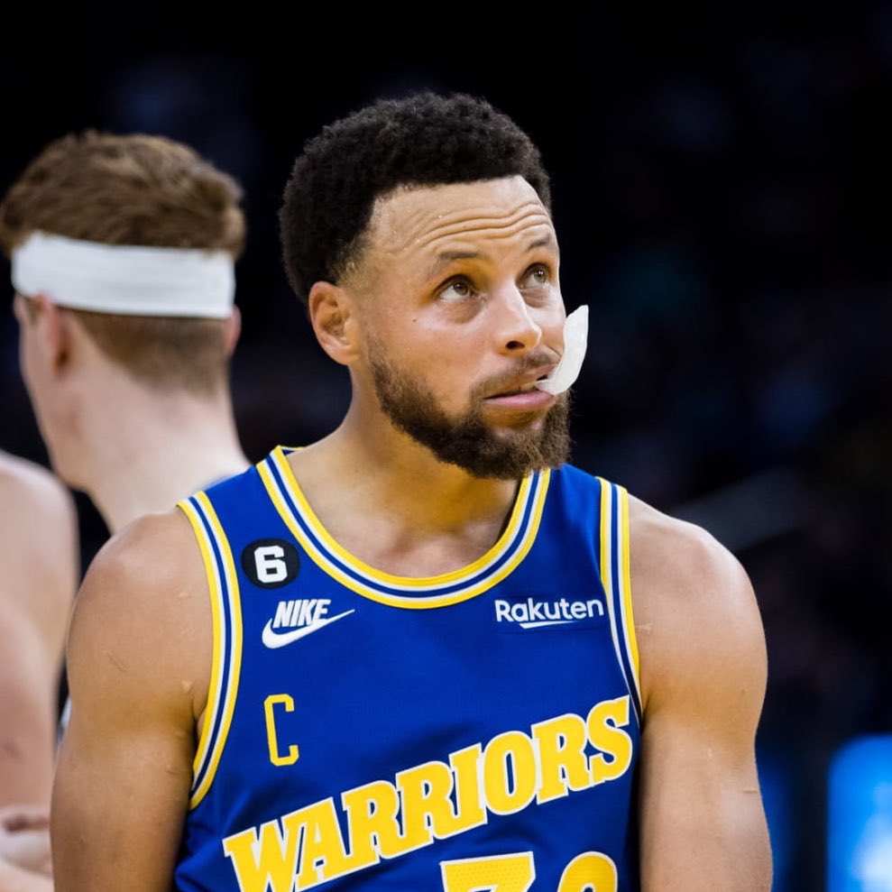 DrGuru_'s tweet photo. Steph Curryโs last 6 quarters:
21 assists
1 turnover https://t.co/F2yu5vYzvn