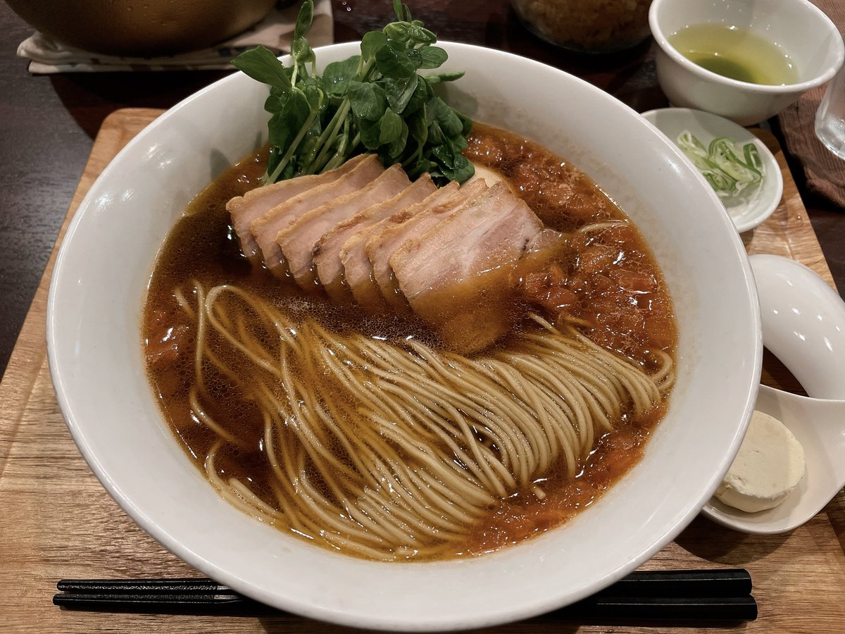 mayuto1013's tweet photo. ル・デッサン(静岡🍜島田)
かもがら、とりがらだしのトマトラーメン＆パルミジャーノ・レッジャーノバター🤩
呑みすぎた朝に最幸の逸杯😆
ご馳走様でした🎶 https://t.co/l4jSjzk5U7