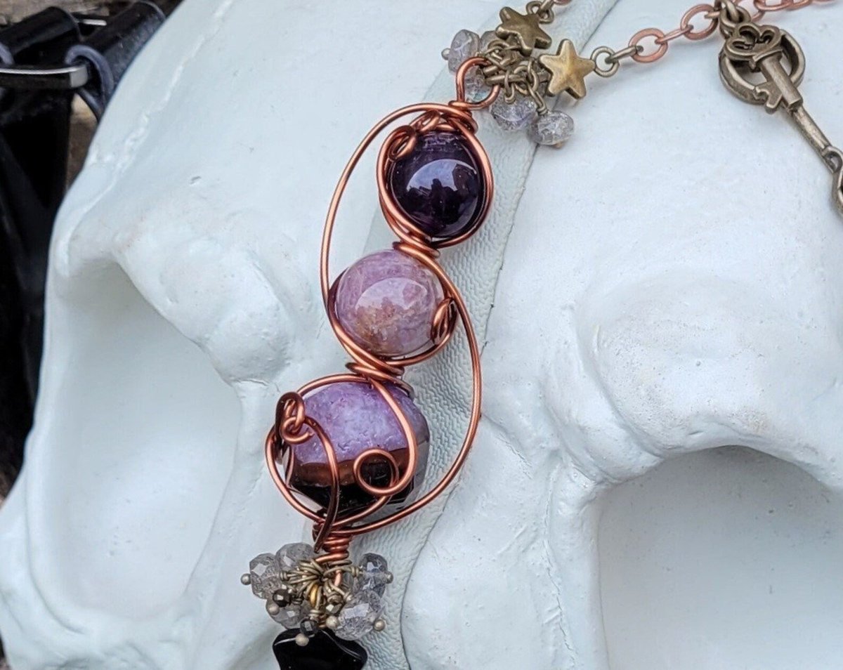 545rajputsingh's tweet photo. Dark Cottagecore Aesthetic Purple Necklace  / Abstract Dancing Fairy Necklace in Black and Purple
 #Cottagecore #dark #AbstractDancing #Necklace #Purple #Aesthetic #black #ReanimatedUK #EtsySeller

👉https://t.co/2iHu56md8k https://t.co/4qcJuG4cG7