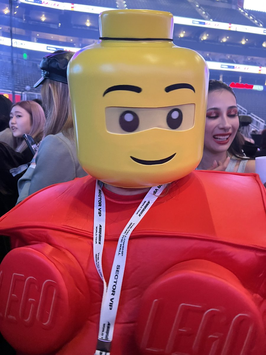 Iegotiny's tweet photo. Went to concert dressed as a Lego and king noticed.                       @ATEEZofficial #ateezinatlanta #ATEEZWORLDTOUR2022 #AteezinATL #BREAKTHEWALLTOUR #atiny #HONGJOONG https://t.co/AGh0HKPPr5