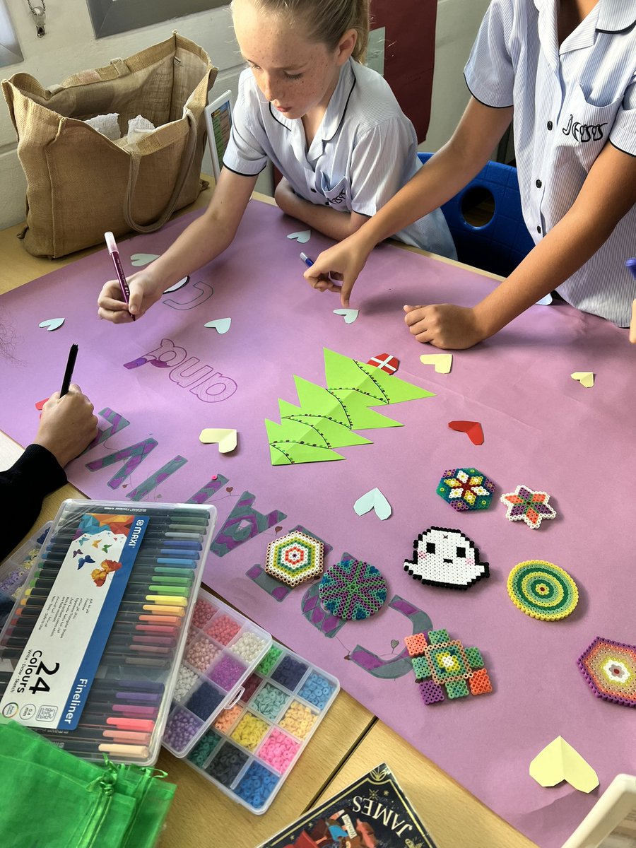 Preparations in full flow for the festive fete on Sunday 27th November 🤩<a href="/JESSDubai/">JESS Dubai 🇦🇪</a> <a href="/JESSJumeirah/">JESS Jumeirah</a> #JESSJumCreativity