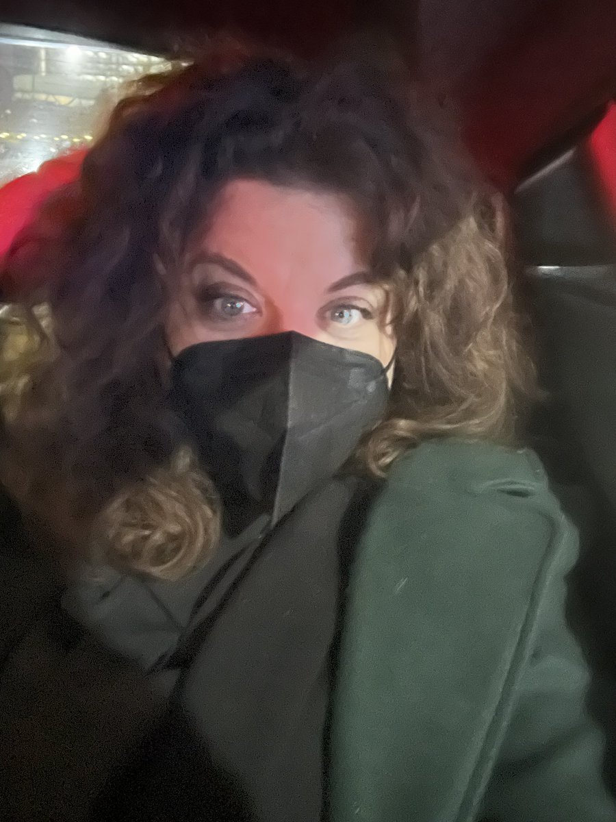 allallyally's tweet photo. Cool people wear masks in the backseat of their Uber. And at the theatre.
#openingnight #canadianstage https://t.co/b980qmIjvE