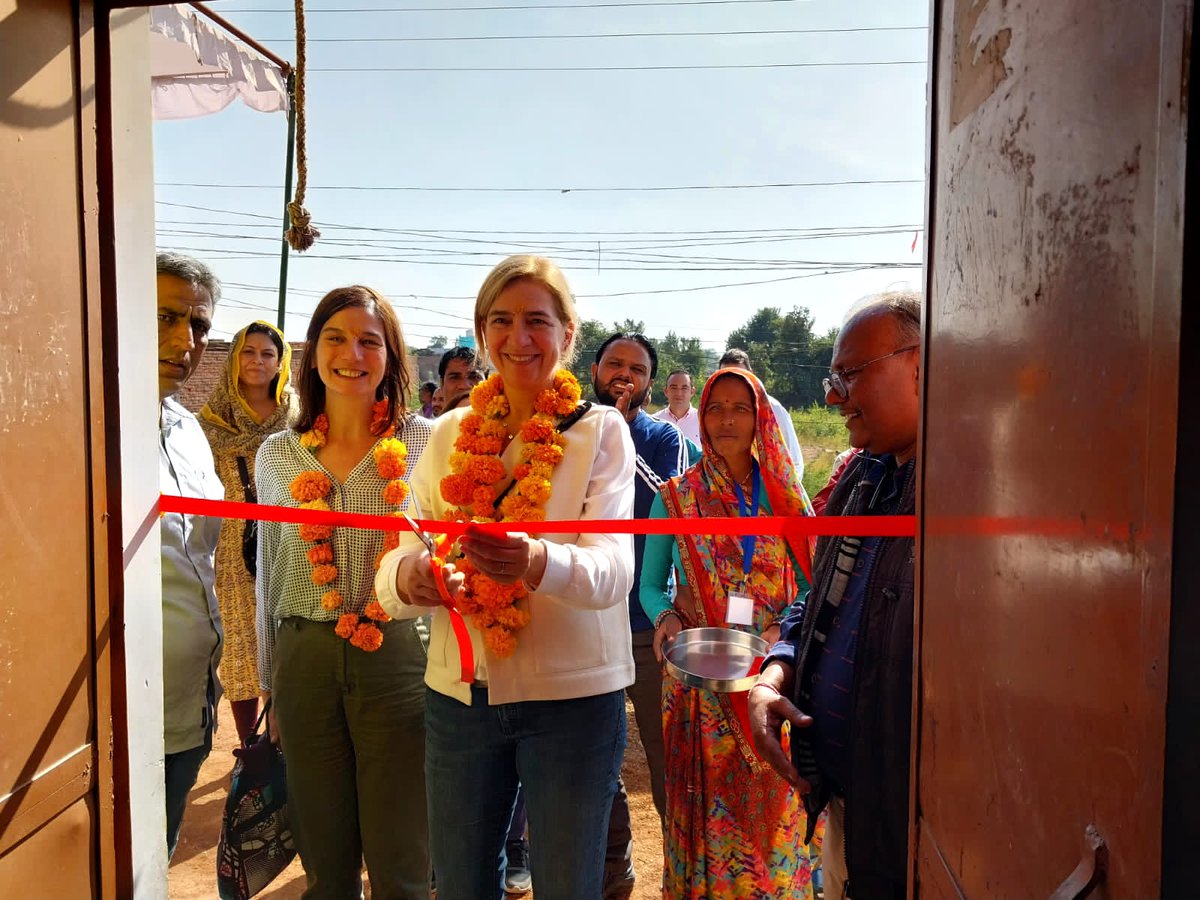 C9Khalid's tweet photo. HRH Cristina of Spain innaugrated AGRIJUNCTION and processing Unit established by @Basantwoman with the support from @ActionAidIndia,  @AxSolidaridad and @LaCaixaMeMata in Jhansi. This agrijunction will provide opportunities to sell their products in the market. @upagriculture https://t.co/gD8P4pCZji