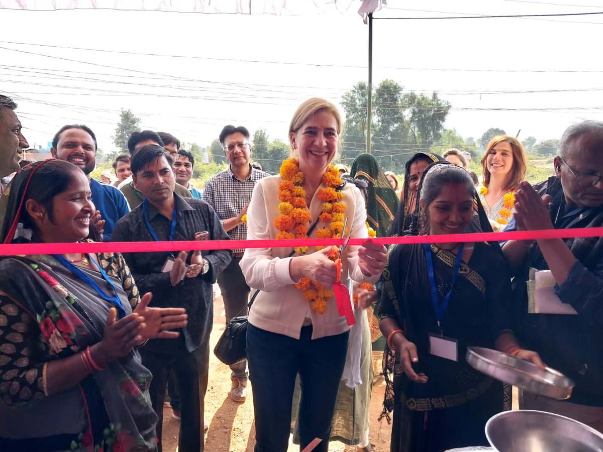 C9Khalid's tweet photo. HRH Cristina of Spain innaugrated AGRIJUNCTION and processing Unit established by @Basantwoman with the support from @ActionAidIndia,  @AxSolidaridad and @LaCaixaMeMata in Jhansi. This agrijunction will provide opportunities to sell their products in the market. @upagriculture https://t.co/gD8P4pCZji