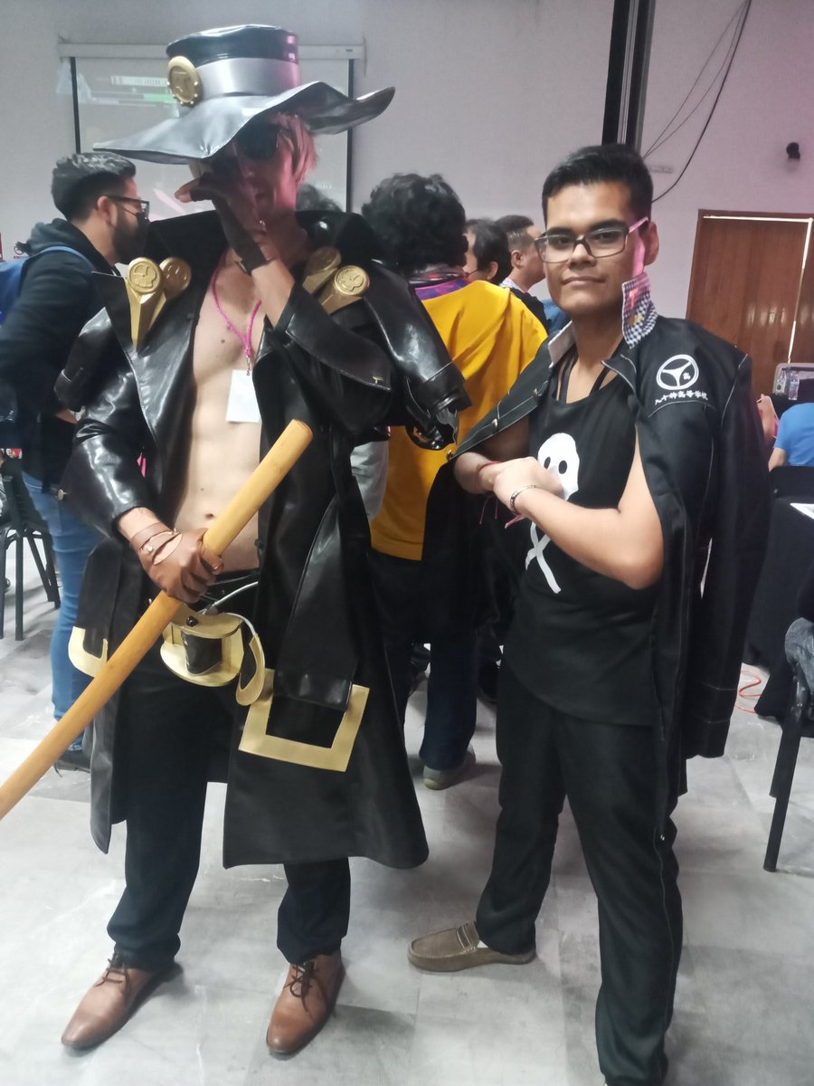 azor_dc's tweet photo. Una de las cosas que queria entrar era al cosplay, mi plan era irme de mi main kanji tatsumi, pero pasaron cosas y salio a ultimo momento pero sin peluca, para la siguiente ire con cosplay terminado, faltaron mas cosplayers para tomarme foto pero se me desaparecieron #AFFEST22 https://t.co/ov7lY1xOj5