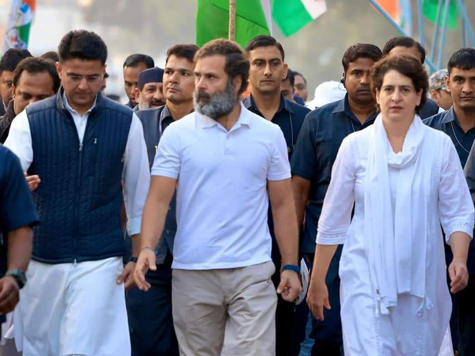 MukeshBhakar_'s tweet photo. उम्मीद, हिम्मत, हौसला... हम हैं साथ आपके।

जोड़ो, जोड़ो.... भारत जोड़ो।
#BharatJodaYatra https://t.co/a6U934METa