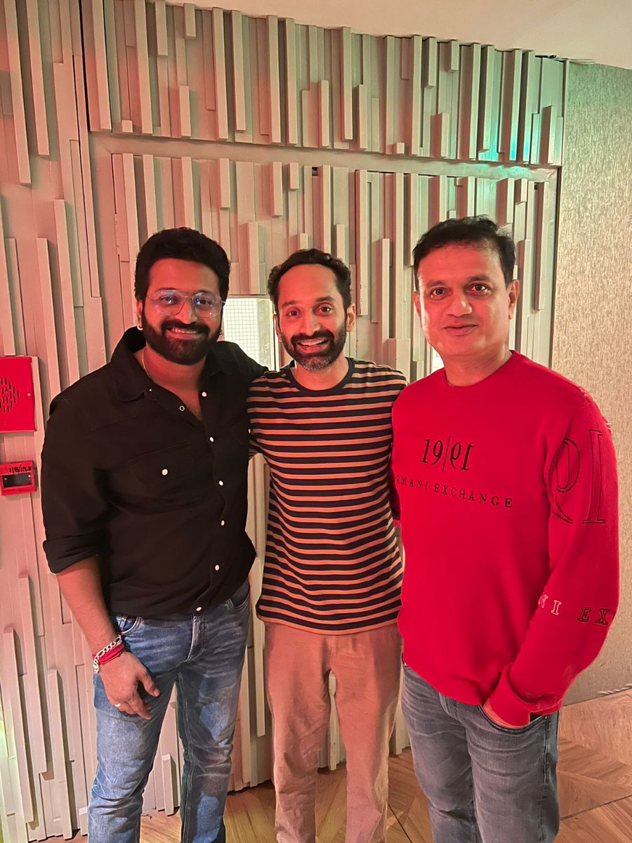 #HombaleFilms Universe getting bigger day by day!

<a href="/shetty_rishab/">Rishab Shetty</a> #FahadhFaasil <a href="/VKiragandur/">Vijay Kiragandur</a> <a href="/hombalefilms/">Hombale Films</a>