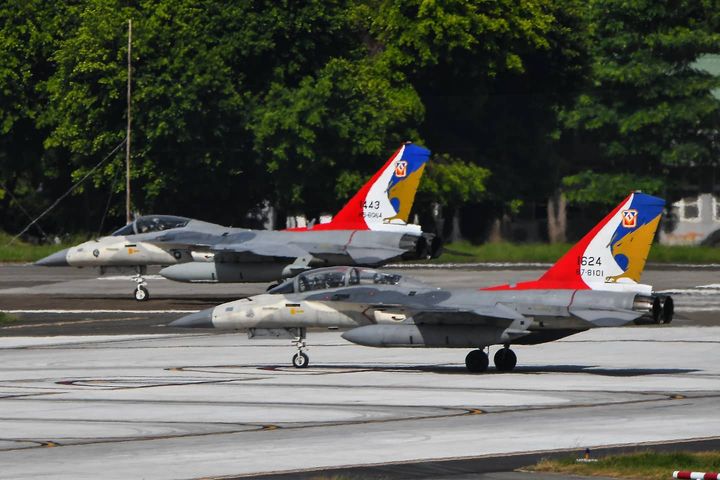 Lucreti66826371's tweet photo. 814空軍節快樂~~~#idf #fck1 #fck1c #chingkuo #fck1goshawk #fighter #rocaf #taiwan #taiwanairforce #taiwanspotters #tainanairport #mili https://t.co/WtZxxocPU5