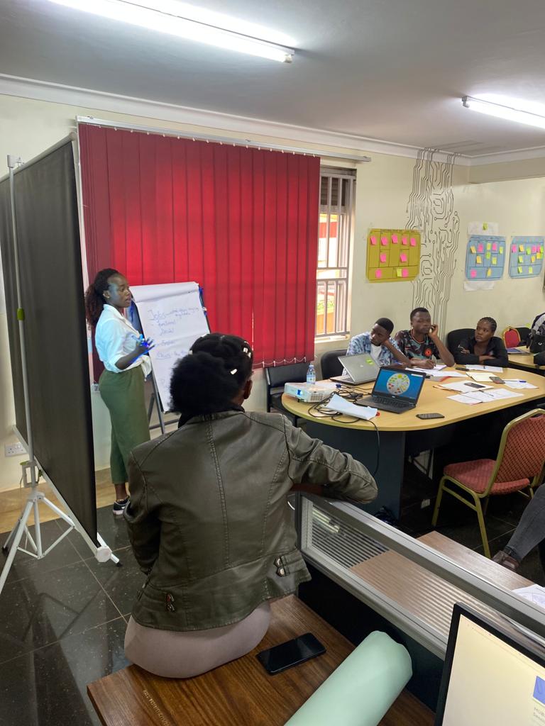 MUBS_Entreship's tweet photo. Happening now: 
Mentor check-in:
#EIIC_StartupGarage Incubation session.
Computer lab. https://t.co/dtswU3w72E