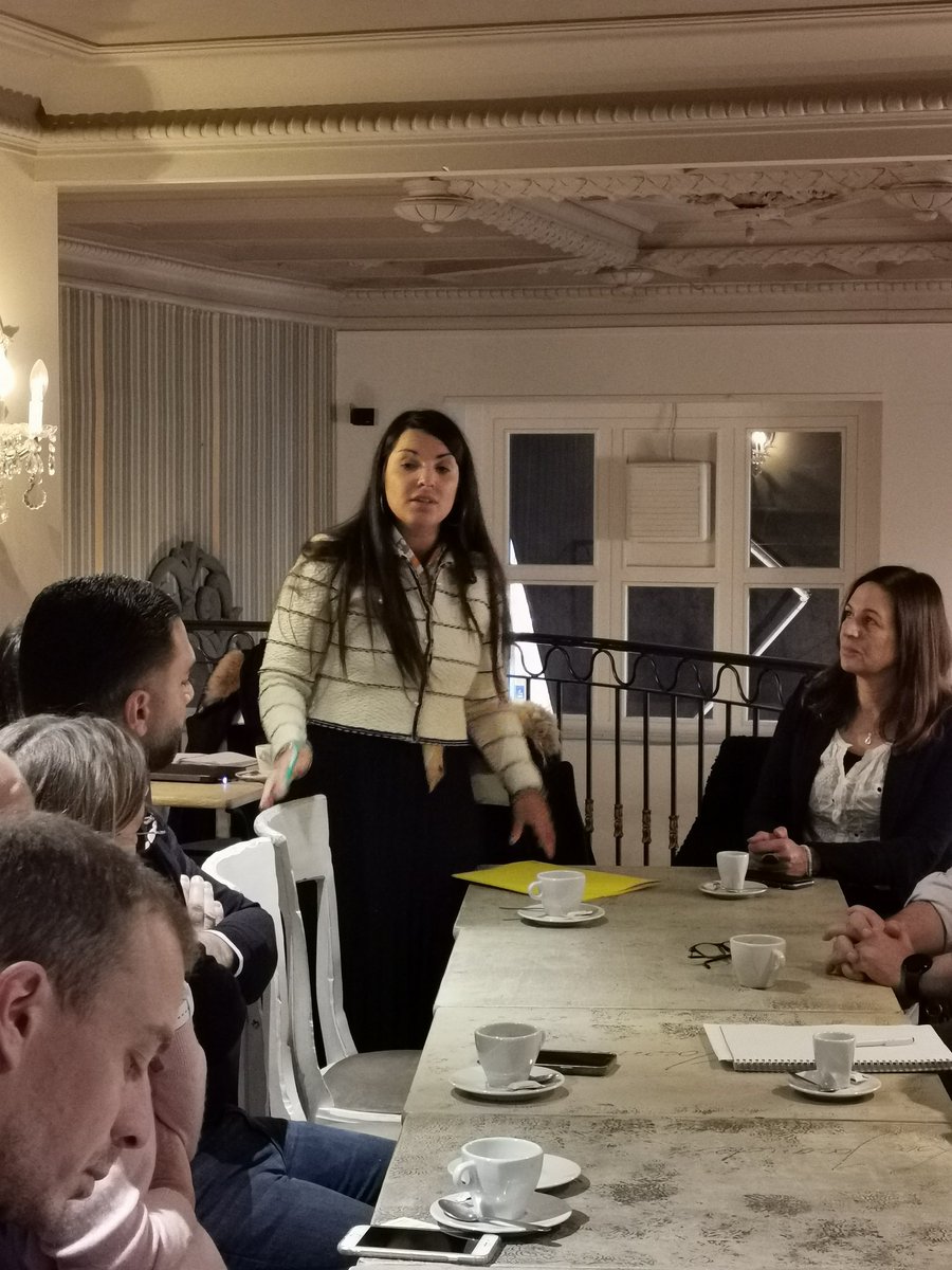 CMinicillo's tweet photo. Le Crédit Agricole Centre-Est présent au café du CEE6 club d'entrepreneurs du 6ème arrt de Lyon. Une présentation sur le thème "Appréhender son patrimoine en tant que dirigeant". Des échanges riches et conviviaux des participants #cee6 CEE6 #cacentrest Crédit agricole Centre-est https://t.co/e6S3PJc84Z