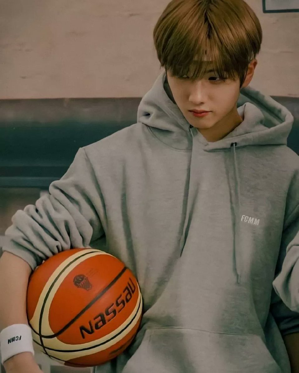 arzvnd's tweet photo. #basketball  지성 https://t.co/nfyDMXTUpA