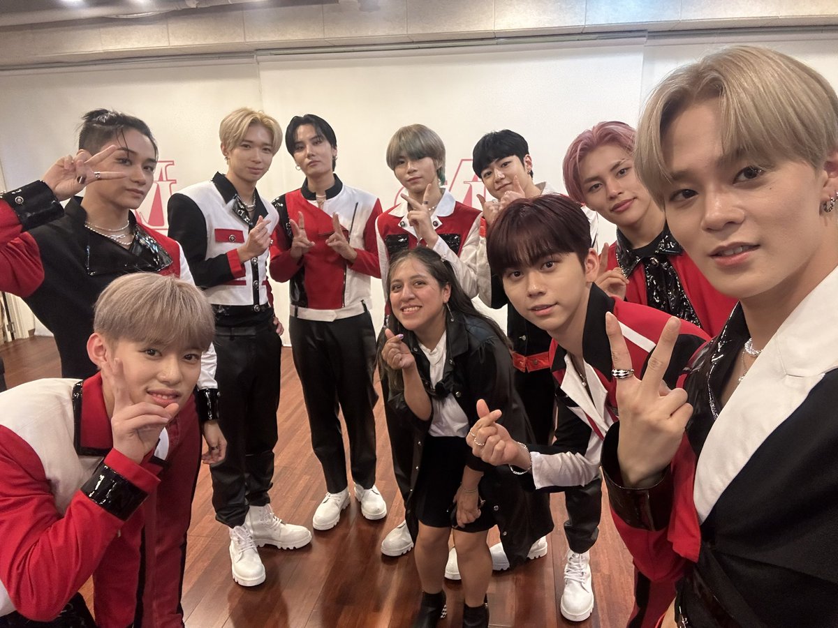 Lucero Santiago 🇰🇷 tweet media