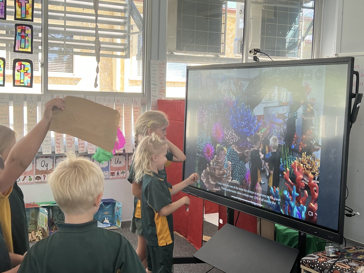 JJ Purton Jones (@jjpurtonjones) on Twitter photo This week we have been exploring the life of bees, making fish and diving into coral reefs and creating Christmas decorations. The power and potential of AR is amazing! #AR #iPad #technology <a href="/AppleEDU/">Apple Education</a> This week we have been exploring the life of bees, making fish and diving into coral reefs and creating Christmas decorations. The power and potential of AR is amazing! #AR #iPad #technology <a href="/AppleEDU/">Apple Education</a>