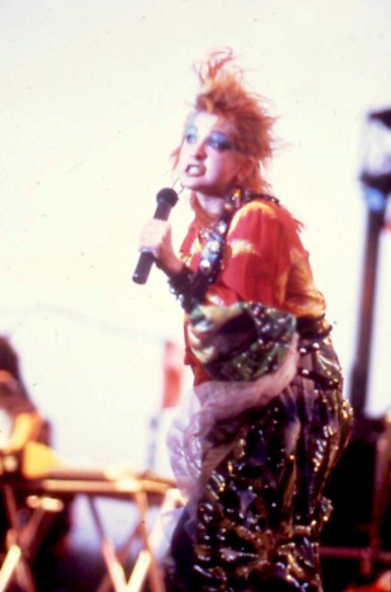 SamMc40's tweet photo. #CyndiLauper 🎼🎤 https://t.co/CZhM7X9bqv