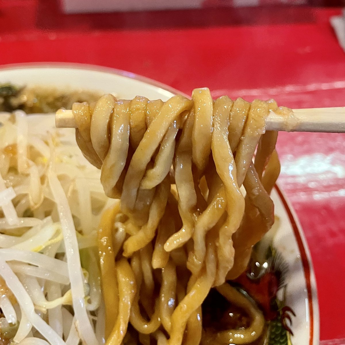 webproductlab's tweet photo. 「らーめん 孝一郎」に行ってきました(๑˃̵ᴗ˂̵)！

キリッとしたスープに神豚がゴロゴロ入っていて美味し〜
もちろん麺もガシガシしていて味もデフォルトで濃いめです✨

「GO！GO！カレー&amp;ラーメン200」まだまだ使えます🙌

#gogosapporo #札幌ラーメン https://t.co/JtfaFMxNwE