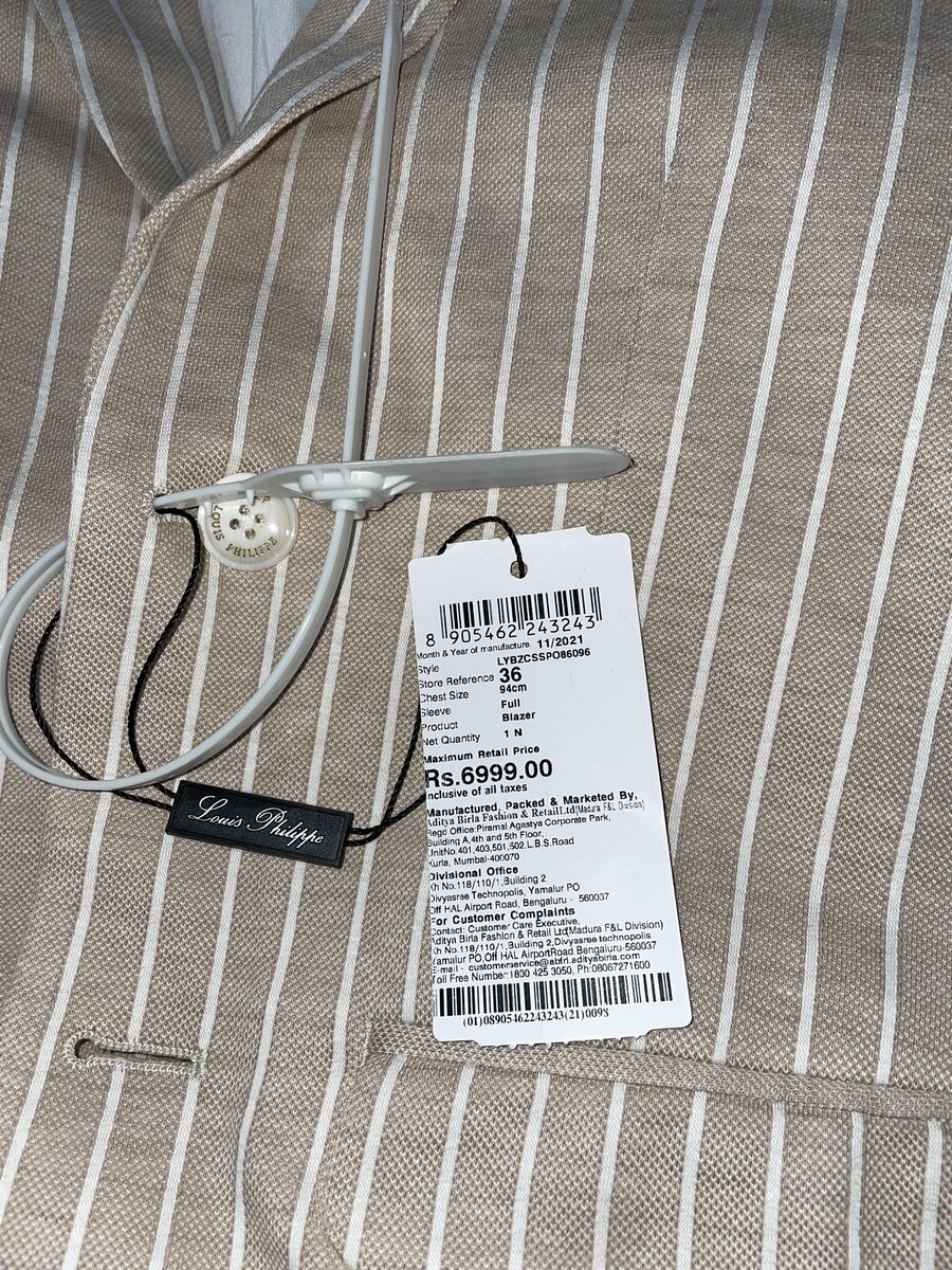 77vivekkumar77's tweet photo. @AJIOLife I am attaching the invoice also. Please tell me also how you are validating it. https://t.co/rSS89KEeNY