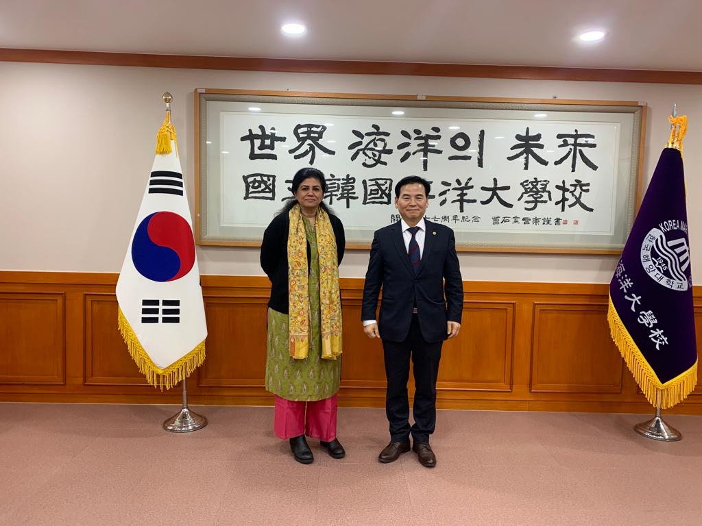 Logistics_MoCI's tweet photo. Logistics &amp; Skill Development Exchange between Inter-Ministerial Delegation @Logistics_MoCI and the Korea Maritime &amp; Ocean University @ADB_INRM @IndiainROK @SumitaDawra https://t.co/WFjV12Jiws