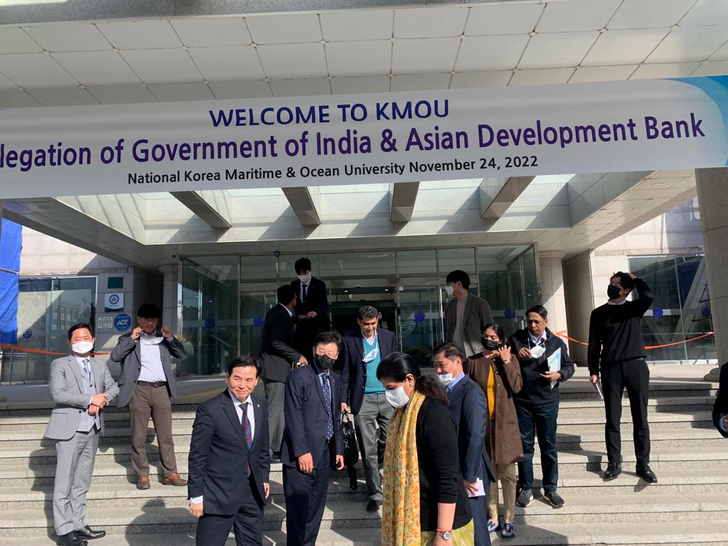 Logistics_MoCI's tweet photo. Logistics &amp; Skill Development Exchange between Inter-Ministerial Delegation @Logistics_MoCI and the Korea Maritime &amp; Ocean University @ADB_INRM @IndiainROK @SumitaDawra https://t.co/WFjV12Jiws