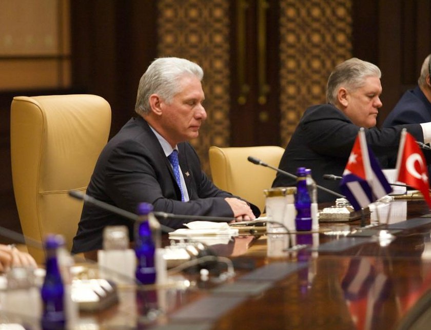 AlejandroGilF's tweet photo. Como parte de la visita del Presidente @DiazCanelB a #Turkiye se firmaron importantes acuerdos, entre los que se encuentra un acuerdo bancario para facilitar y apoyar el comercio entre ambos países.
@MEP_CUBA https://t.co/bEUa2QQWxr