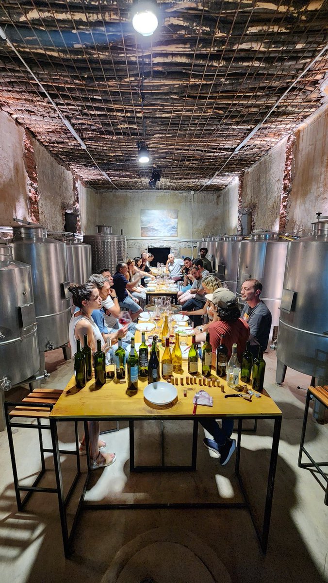 Hoy juntamos a 17 productores y probamos 32 vinos del valle de Pedernal..
El futuro es hoy