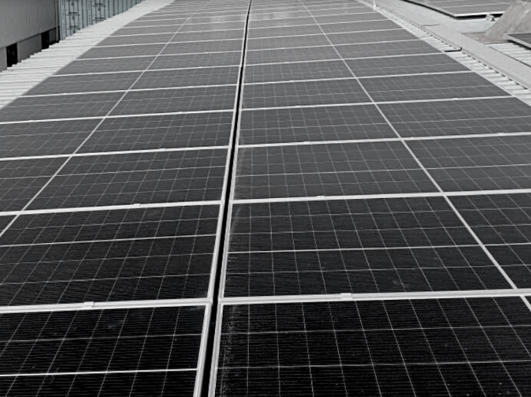 CandiSolar's tweet photo. Teams on-site || Here's a glimpse of a recent site visit to SBB Mouldings in Haryana, India where Switzerland, France &amp; India met; our customer's experience continued benefits with global &amp; local expertise for their solar systems

#candisolar #simplesolar #solarexperts https://t.co/1Wn4RGECtI