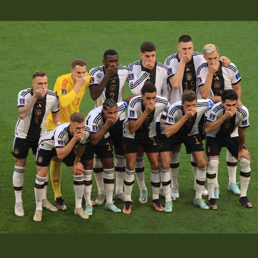 putramachena's tweet photo. This is Germany pretending to raise the issue of "tolerance" and "freedom of expression", have they forgotten, what they have done to Mezut Ozil.
finally got doom in silence by Japan.
#WorldcupQatar2022 #Qatar2022    #Japan #Germany #JapanvsGermany https://t.co/tsnWqR4tNk