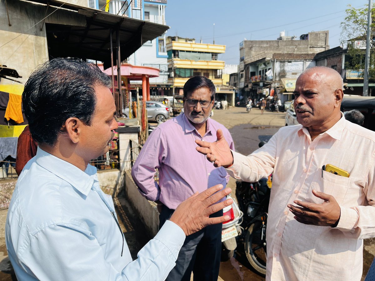 पॉलिथीन का प्रयोग ना करने की सलाह देते हुए व्यवसाय क्षेत्रों में छापेमारी #SayNoToPlastic <a href="/SwachSurvekshan/">Swachh Survekshan</a> <a href="/Rakesh_ncpl/">Rakesh Sharma</a> <a href="/urbansbm/">Urban Swacch Bharat Mission, Madhya Pradesh</a> <a href="/SwachhBharatBot/">Swachh Bharat Tweets</a> <a href="/Cprai100/">CP RAI</a> #SwachhSurvekshan2023 #swachhvidisha #SwachhSurvekshan2023vidisha