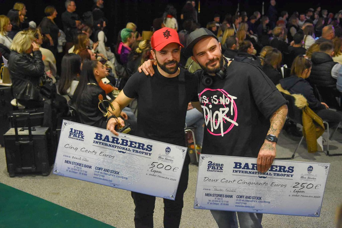 kozmaaline's tweet photo. Deux #grenoblois au sommet du #barberinternationaltrophy #Lyon #eurexpo lors du salon #beautyselection #barber #coiffure #Isère #Grenoble #nosartisansontdutalent #GillesPatricelli #stylingcoiffure #ErwannPalumbo #rshop #barbershop #Varces https://t.co/bSuzfoMu4j