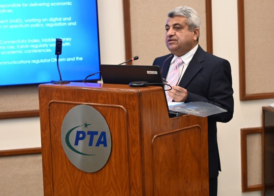 PTAofficialpk's tweet photo. #MobileConnectivityIndex Workshop:
"PTA has always strived for provision of affordable &amp; advanced services and technologies across #Pakistan. Frequent collaborations &amp; efforts are required in further improving Pakistan's MCI score" — Member (C&amp;E) PTA, Dr. Khawar Siddique Khokhar. https://t.co/bLPc1NYOav