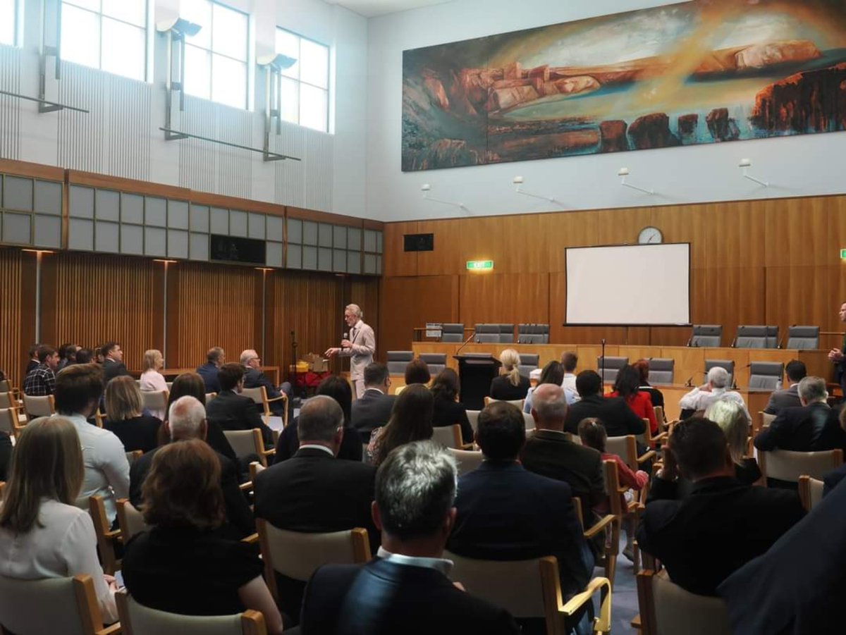mattjcan's tweet photo. It was a huge privilege to host Jordan Peterson today at Parliament House. He encouraged political leaders to fight for a coherent agenda of cheap energy, local environmental protection, holding up the nuclear family as the ideal and encouraging individual responsibility. https://t.co/o9JkofQeX0