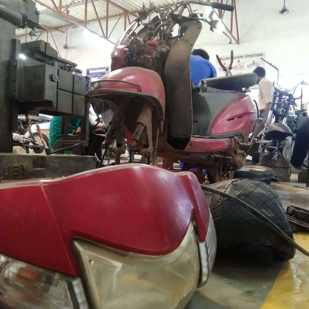 bamon_13_'s tweet image. #day10 #FXEC ❤️ 
#Skilldevelopmentcourse 
#DismantllingAndAssembilingOfMotorBike 👨🏻‍🔧