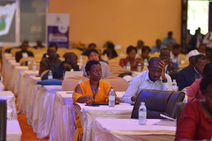 PrincessCheris4's tweet photo. Day Two of the #HPConfUG Dr. Gerald Mutungi has advised that; Avoid or Minimize alcohol consumption. If you must consume alcohol, the recommendation is: 1 bottle of beer (330ml) for women per day & 2 bottles of beer per day for men. @MinofHealthUG @MoICT_Ug https://t.co/MuXU9n1b8y