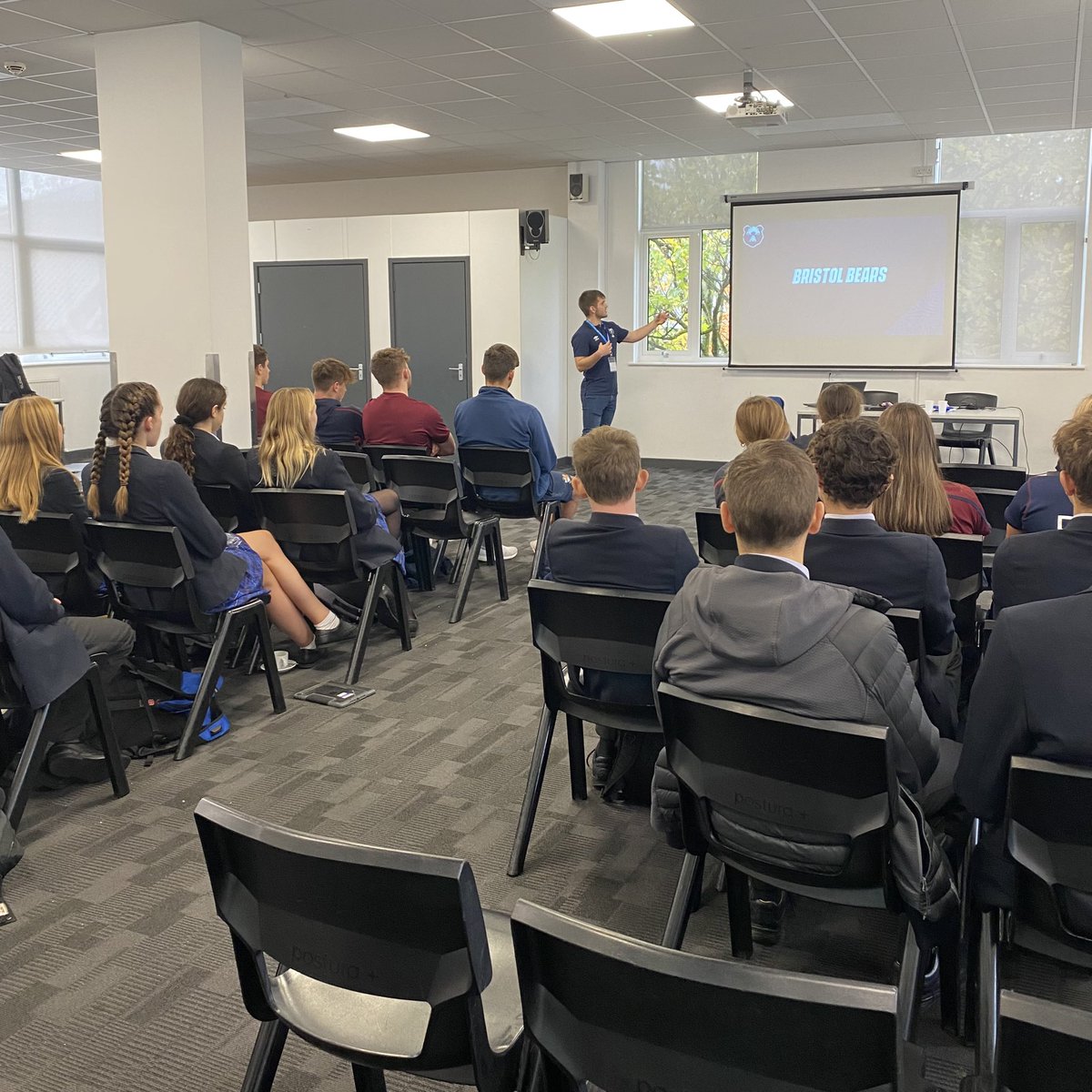 Massive ‘thank you’ to <a href="/hazrandall9/">Harry Randall</a> for coming in to talk with our Sports Scholars and Performance Programme pupils this morning. Lots of pupil questions ranging from how Harry coped with setbacks and failure to - inevitably - how much he could bench press! 

#PerformanceSport