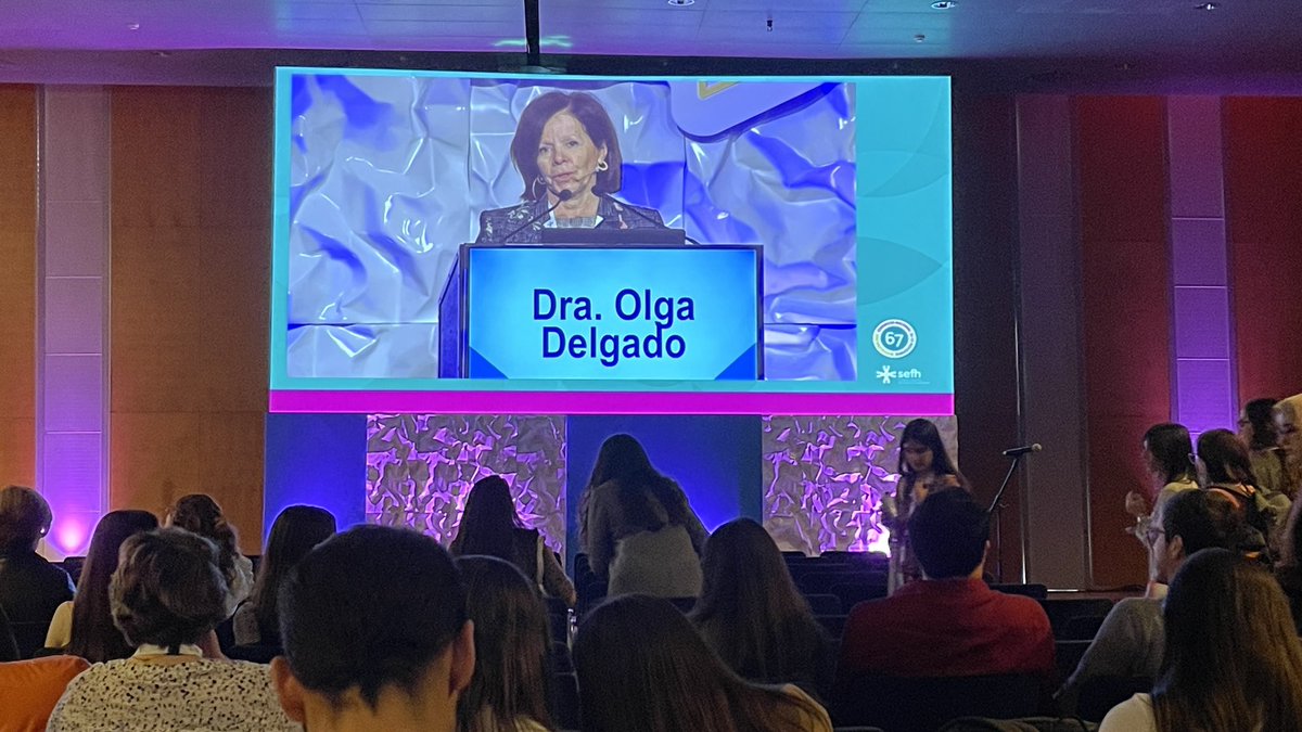 farmaCHUA's tweet photo. Gracias por esta gran acogida al @67CongresoSEFH en Barcelona 👏🏼👏🏼 #sefh22 https://t.co/fxvxyJKsjM