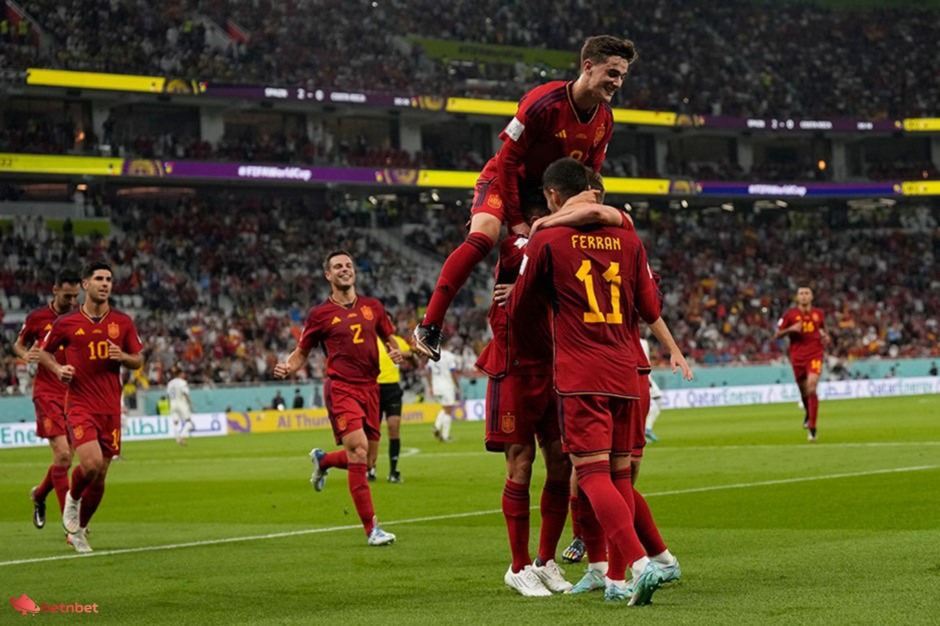 Betnbet_Sosyal's tweet photo. İspanya İçin Tereyağından Kıl Çeker Gibi ! Kosta Rika Karşısında Ezici Bir Üstünlük Sağlayan Boğalar; Maçı 7 - 0 Kazanarak Dünya Kupasına Harika Bir Başlangıç Yaptı!
#betnbet #betnbetgiriş #Spain #SPACOS #WorldcupQatar2022 https://t.co/o5QjBGj7vJ