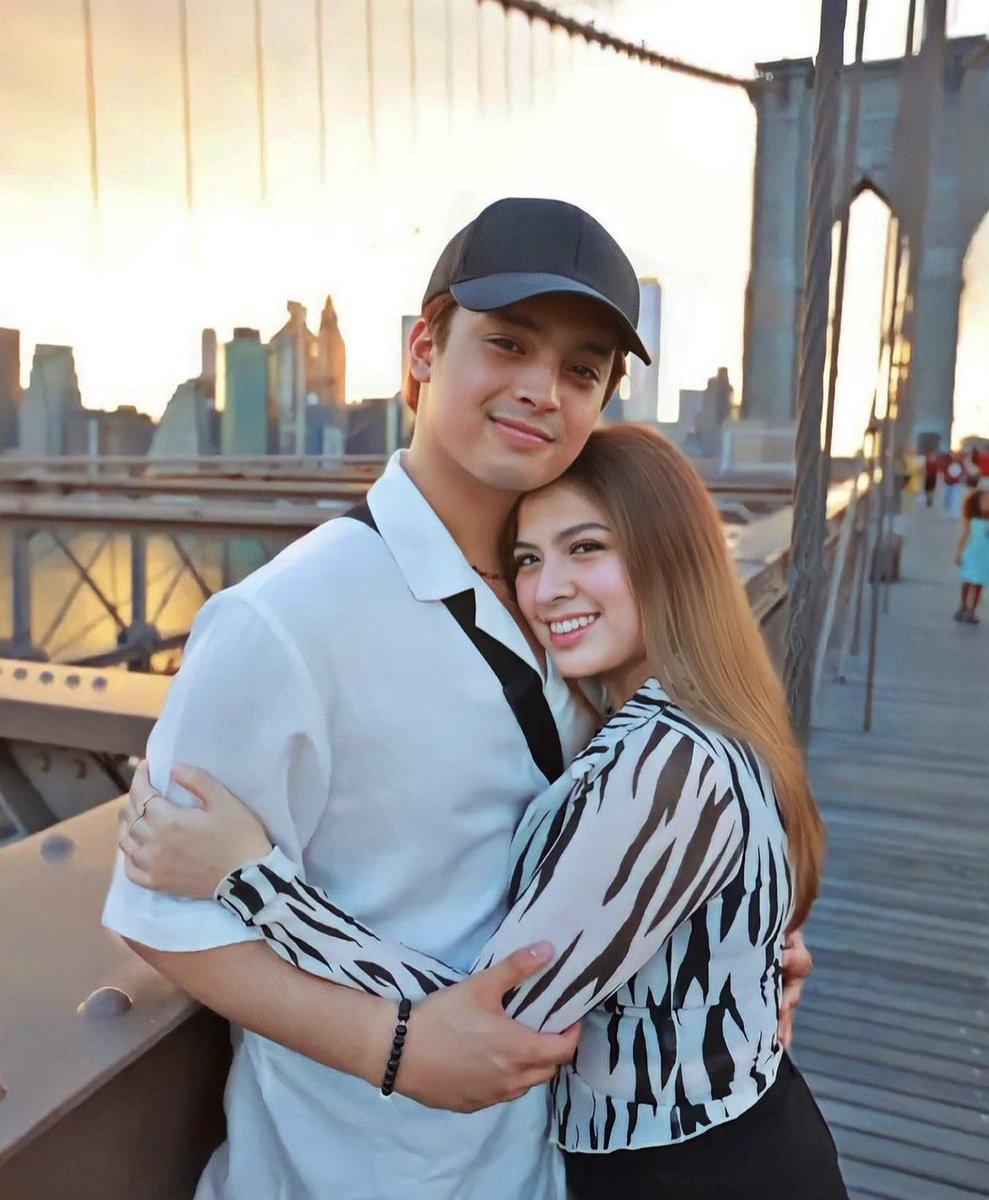 kowalerts's tweet photo. Aside sa kanilang Theather Play! Meron din tayong aabangan sa ating Promising Love Team of the Year! #KdLex bibida na rin sa kanilang upcoming Teleserye soon! @DreamscapePH 

Sweethearts are you ready?! ✨❤️💚💙 https://t.co/2oZy4GLjz9