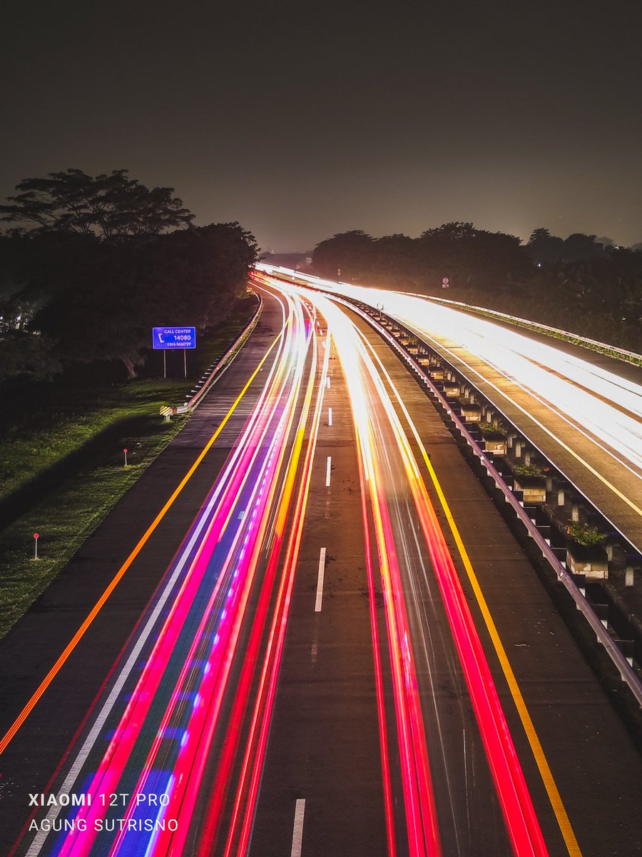 beyond the midnight line, to see a glimmer of light through

📸 Xiaomi 12T Pro
<a href="/Xiaomi/">Xiaomi</a>
@AgungSutrisno__
.
#Xiaomi12tPro #XiaomiCreators #lighttrails #xiaomiimagery #Photography #nightphotography #Xiaomi #MakeMomentsMega #makemomentsmemorable #indonesia
