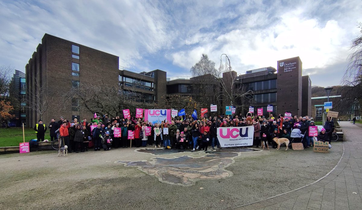 ucuatdurham's tweet photo. Massive pickets today in Durham! #UCUstrike #ucustrikes #ucuRISING https://t.co/TpYO5JRdUu