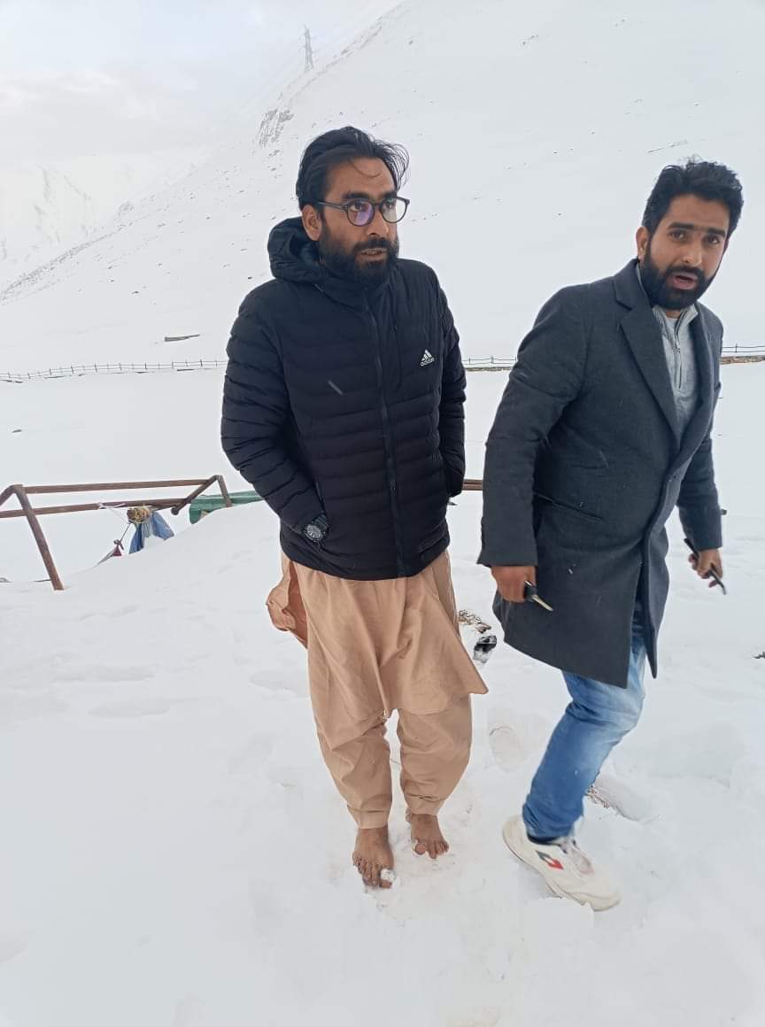 manzoor_kasana's tweet photo. Aise insaan sadyu mai 1 hi baar paida hotey hain.
Zindadil sher @Talib_Hussain_ ❤️❤️ #TribalGujjarBakerwal
#NoSTStatusToEliteClassesInJK
@mika_vikas
@HMOIndia @AnilTanwar
@PMOIndia @GuftarAhmedCh
@manojsinha_ @ZahidParwaz
Save GujjarBakerwals ST from Elite Classes inclusion. https://t.co/f8eCUCBltg