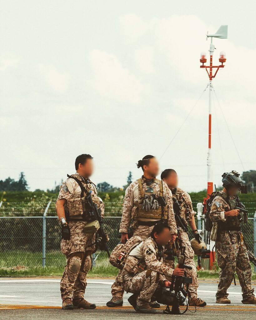 blackline_tokyo's tweet image. #milsim #airsoft #jsoc #devgru #aor1  #crye #lbt6094  #mich2001  #hk416d  #mk48 instagr.am/p/ClV3dSXyhyu/