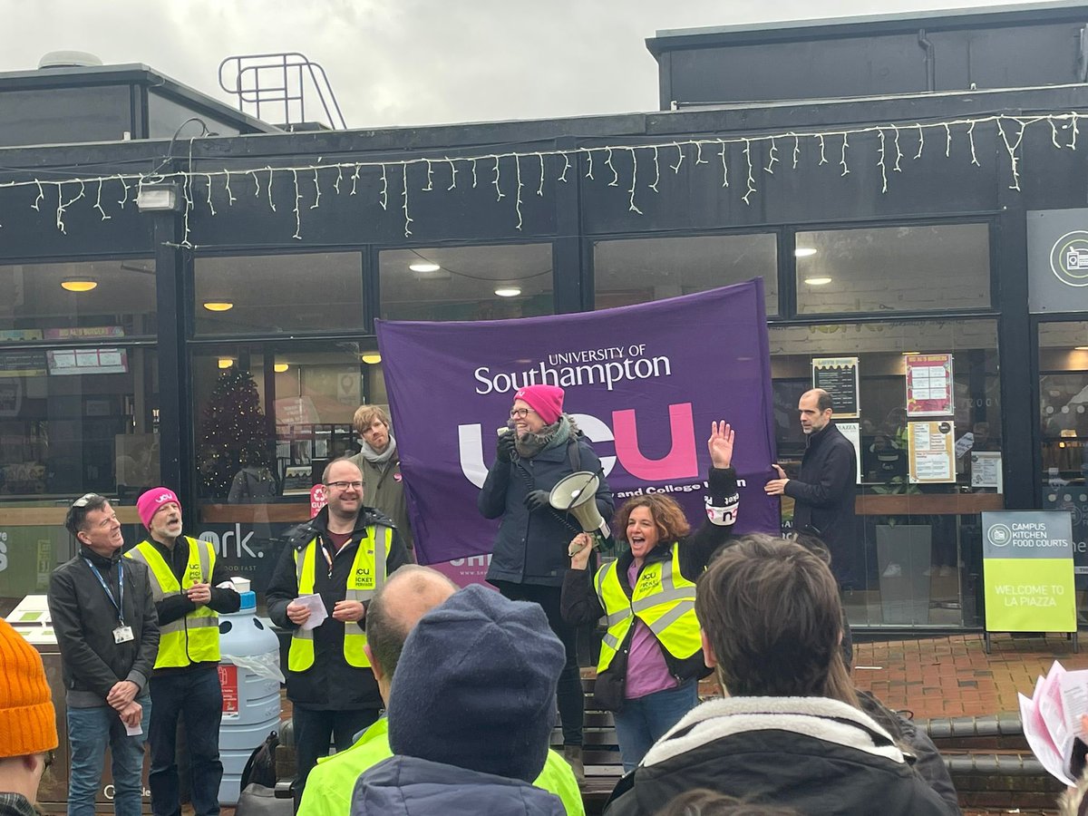 SouthamptonUCU's tweet photo. ‘We deserve better and we will stay until we get better’ - brilliant @lucy_worldwide returning to our picket. @ReadingUCU are lucky to have her 🥹 #ucuRISING https://t.co/OVAHIhvTZu