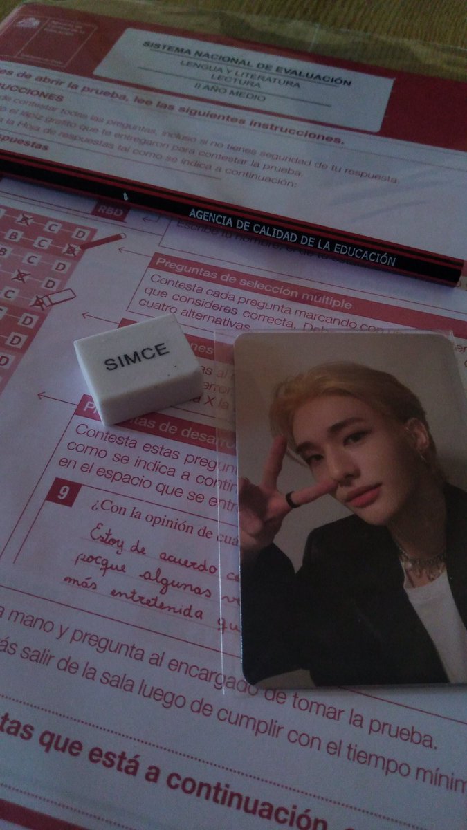 innielinditoo's tweet photo. el hyunjinsito dando el simce https://t.co/ujscQhNVAB