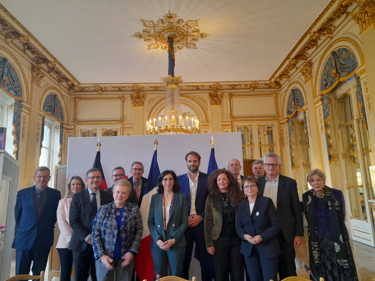 ... une session pleine de riches échanges sur la jeunesse, les 60 ans du Traité de l’Elysée, l’avenir des médias, la recherche de provenance et l’impact de la crise énergétique sur le secteur culturel.
👉dfkr.org/fr/startseite-…