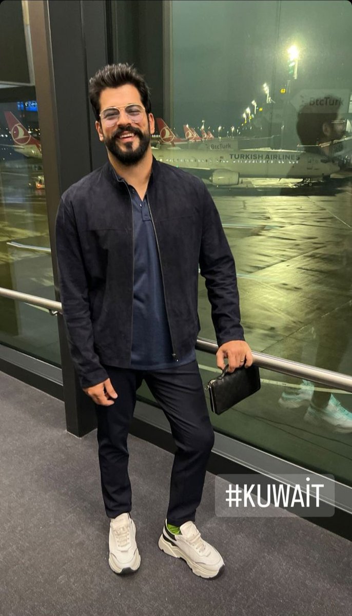 En yakışıklı adam🥵😘🥰
#burakozcivit 
#kwait