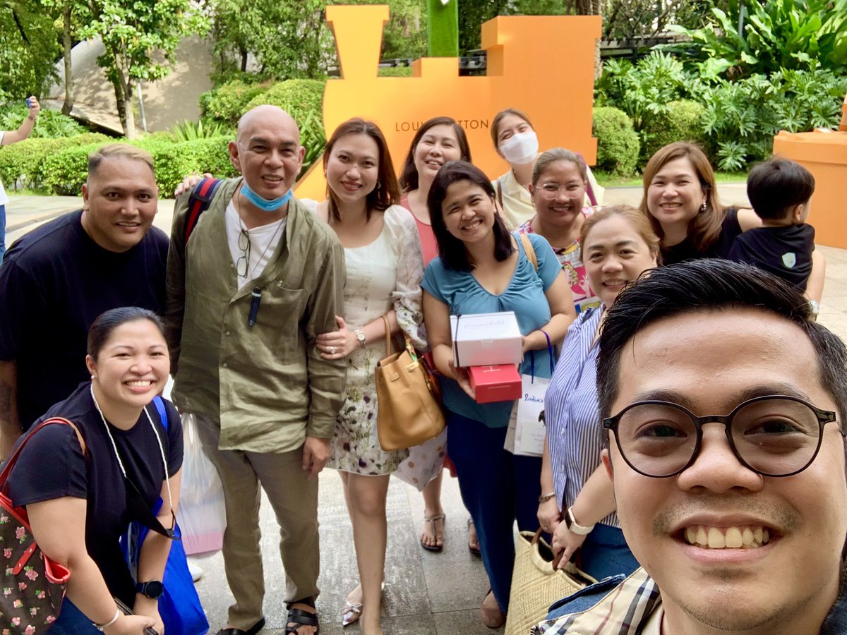 dadaylimjuco's tweet photo. Sa totoo lang, we are all competitors. All of us are Wedding Planners. But we answered to one all, to help our fellow suppliers this pandemic. Sobrang nakakahappy kahit yung pressure mataas. Happy kasi we have each other. Maraming magagawa pag nagtutulungan talaga. #saveeventsph https://t.co/sUeHCKMerp