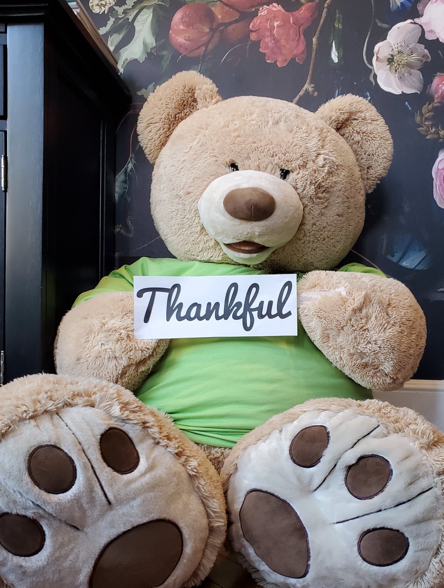 MontclairCenter's tweet photo. Happy Thanksgiving, Montclair! We are overwhelmed with gratitude for our Montclair Community. Thank you for loving local 💚 and supporting our small businesses and events.

We hope you enjoy the holiday with all of your family and friends. 

#lovelocal #eatlocal #shoplocal https://t.co/f1sRzwgRD3