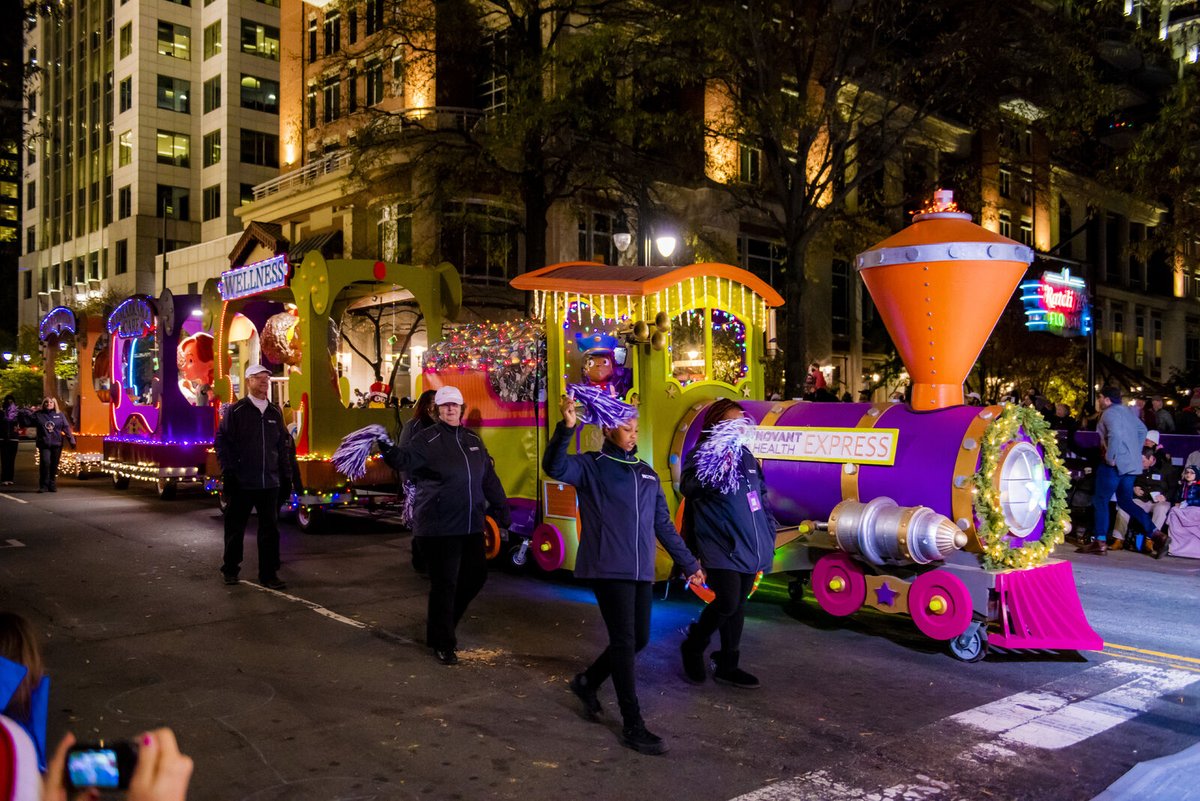 NovantParade's tweet image. Happy Thanksgiving! Thank you to everyone who came out to watch our parade last night or tuned in this morning💘

#novanthealth #novanthealththanksgivingdayparade #thanksgiving #thanksgivingdayparade #cltthanksgiving #cltthanksgivingdayparade