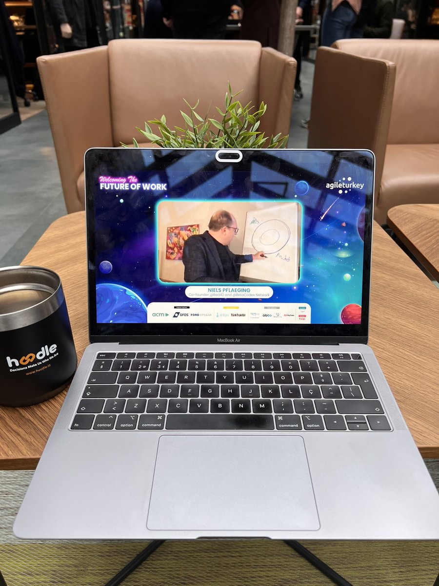 yitmen's tweet photo. What a joyful day listening #decentralised organizations by @NielsPflaeging #agile #scrum #autonomy #purpose #scrum #kanban #atsummit22 #restartlab #huudle https://t.co/kGWgjGMd3k