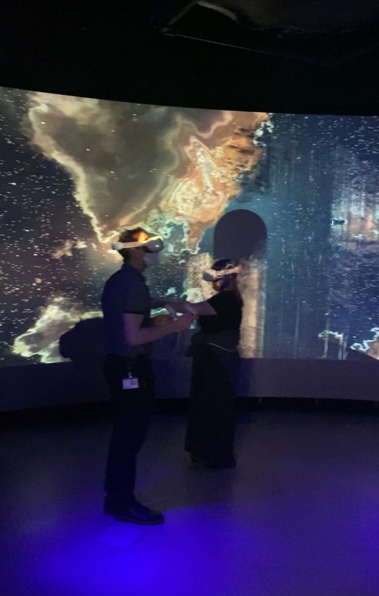 MonashInfotech's tweet image. We&apos;re here at the @sensilab_monash group show! We&apos;ve seen everything today from machine embroidery of generative algorithms, writing robots to a musical dog. If you are at our Caulfield campus this is an event you must see! Head over to Building G.
#MonashInfoTech #SensiLabMonash